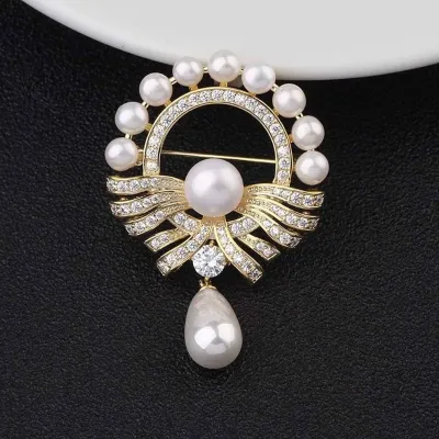 Fashion Rhinestone Pearl Round Brooch